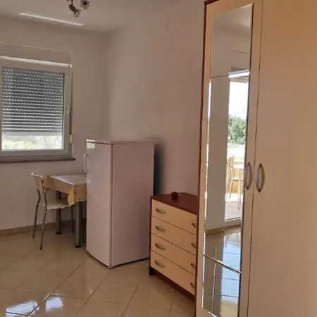 Gorgi Apartment Liznjan