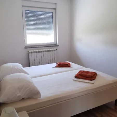Gorgi Apartment *