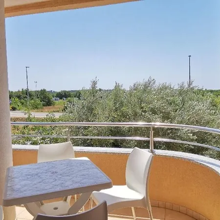Gorgi Apartment *