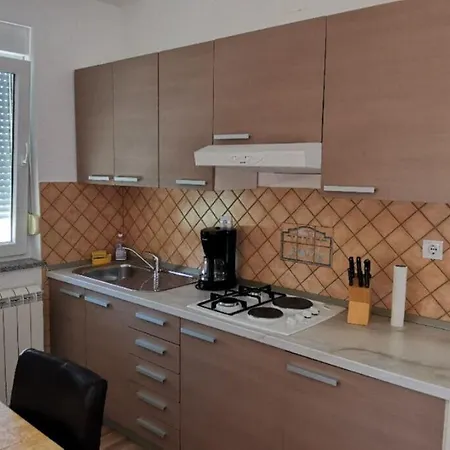 Gorgi Apartment *